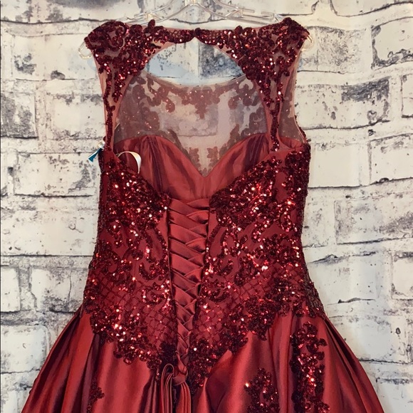 Mary’s - prom dress - Picture 2 of 2